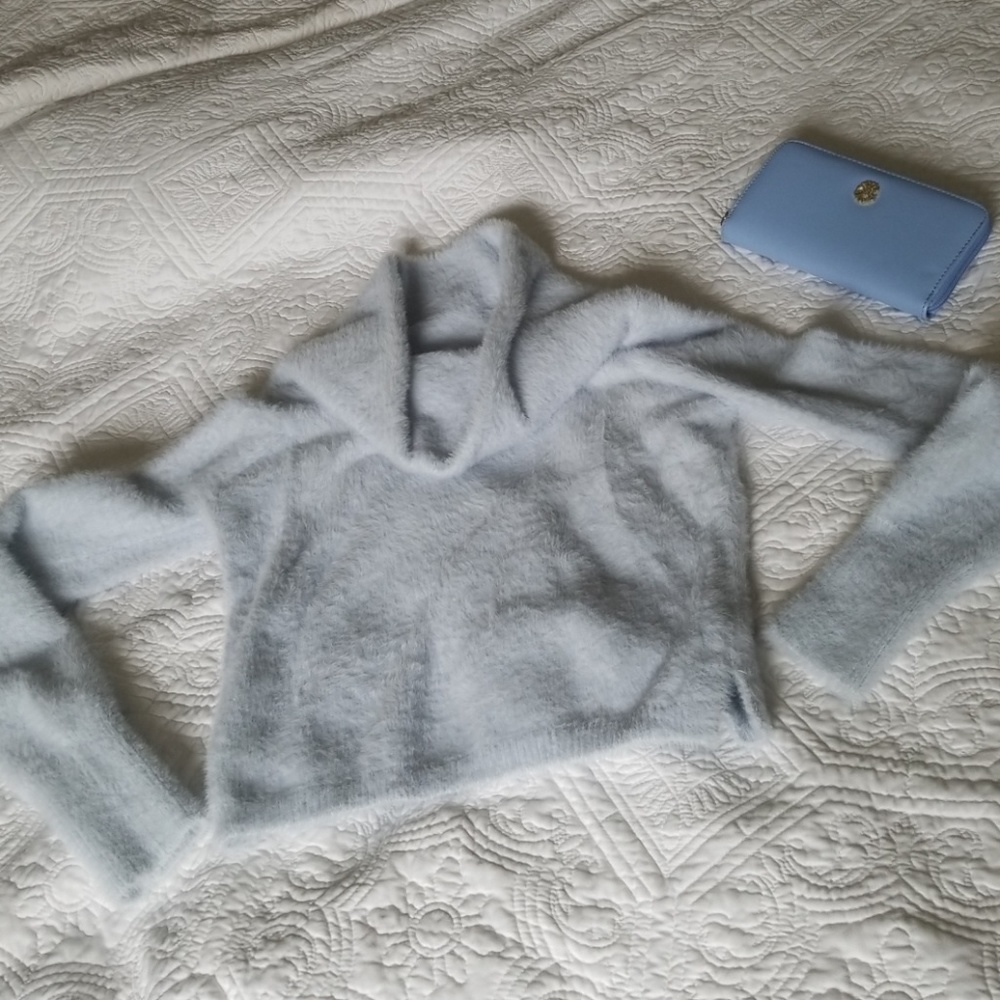 Clothes - Picture 2 of 3